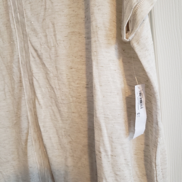 Vneck tshirt with shirred shoulder detail, XXL - Picture 4 of 6